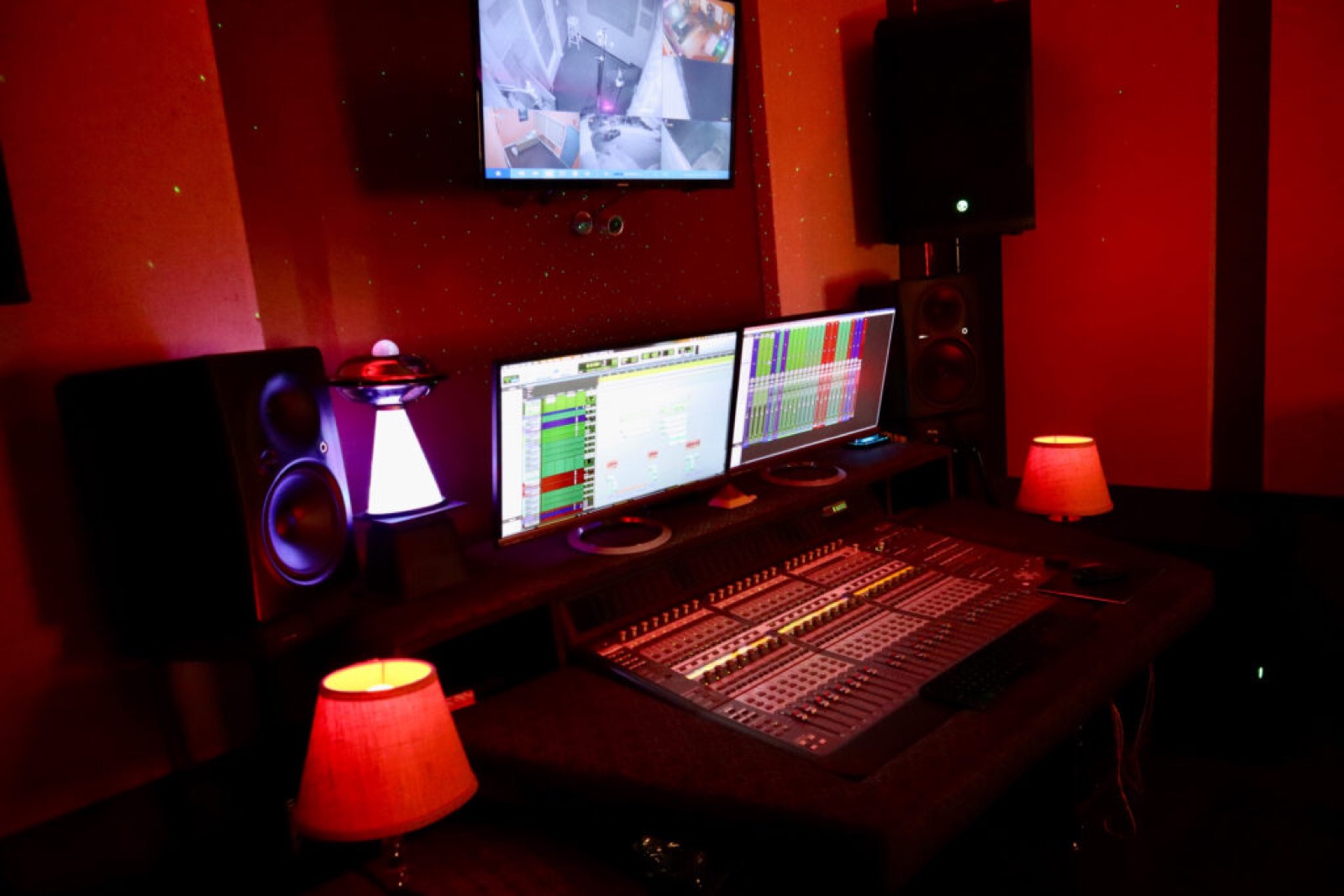 Solar Sound Studio behind the scenes